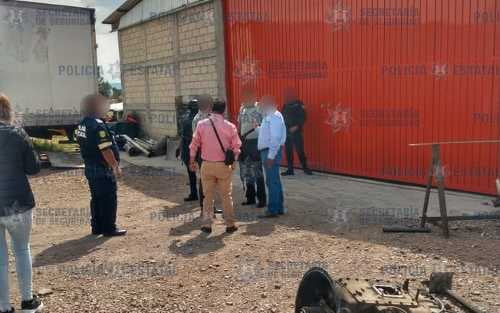 Ubican camión de carga robado en bodega de Ixtlahuaca